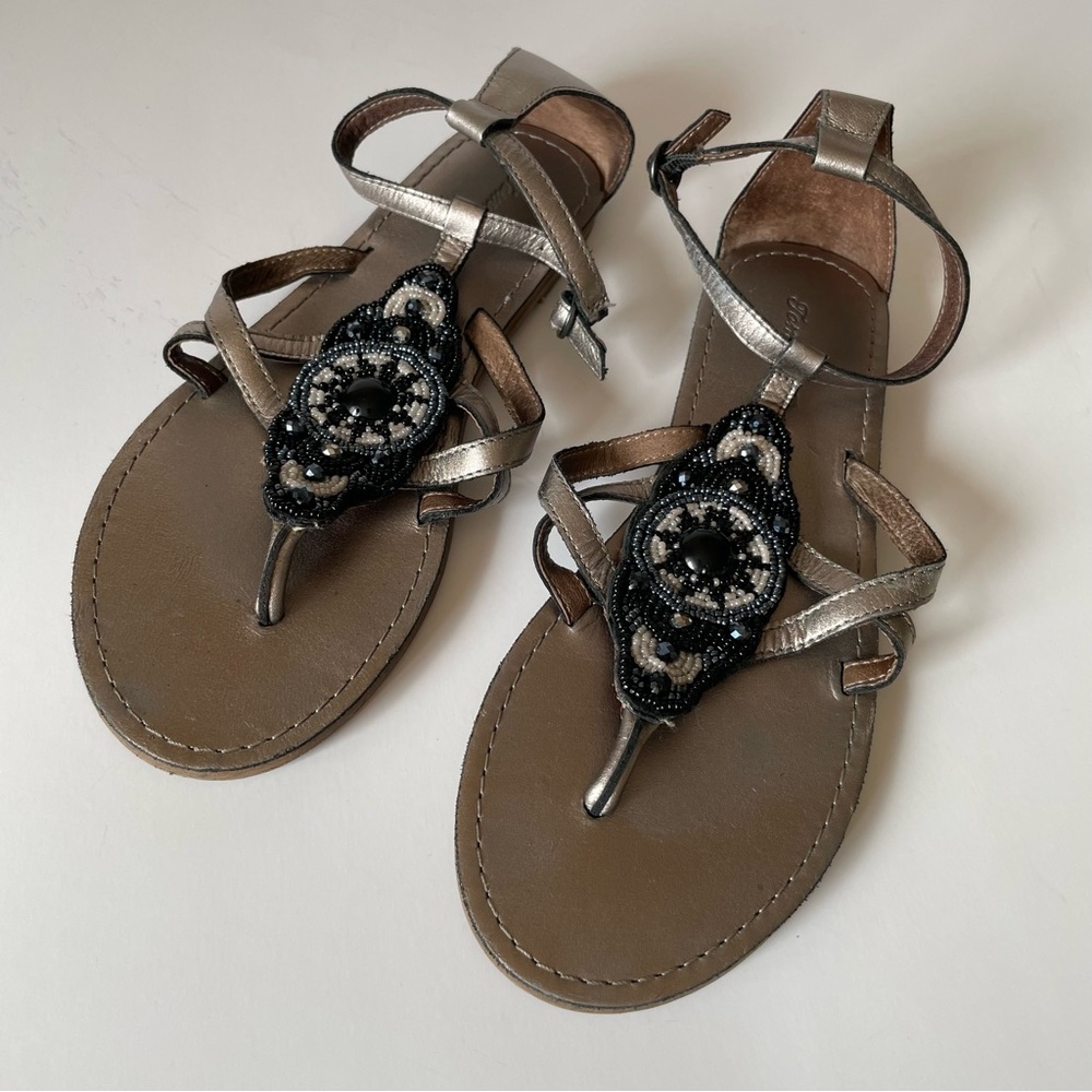 Tommy Bahama Silver With Sequin Sandals Size 7